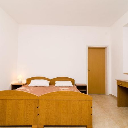 Guest House Kiko Pomena Pokoj fotografie