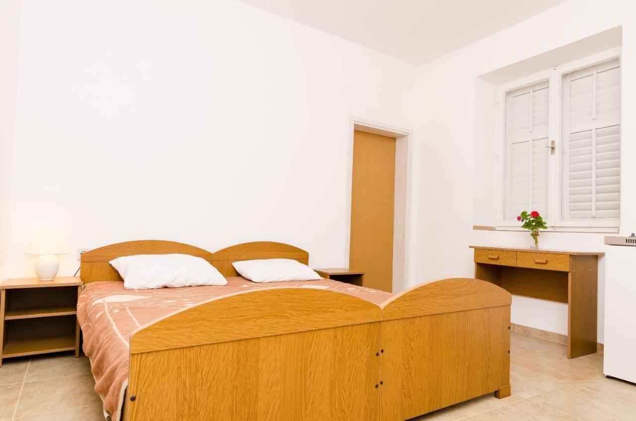 Guest House Kiko Pomena Pokoj fotografie